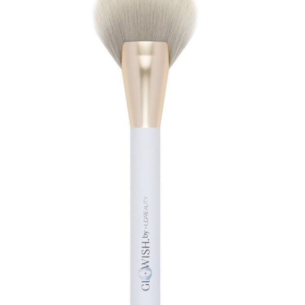 Huda beauty blush & bronzer brush